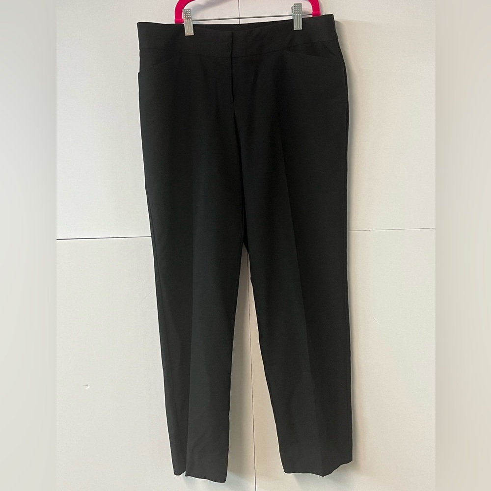 EUC Women’s Worthington Petite Black Modern Fit Dress Pants. Size 10P.
